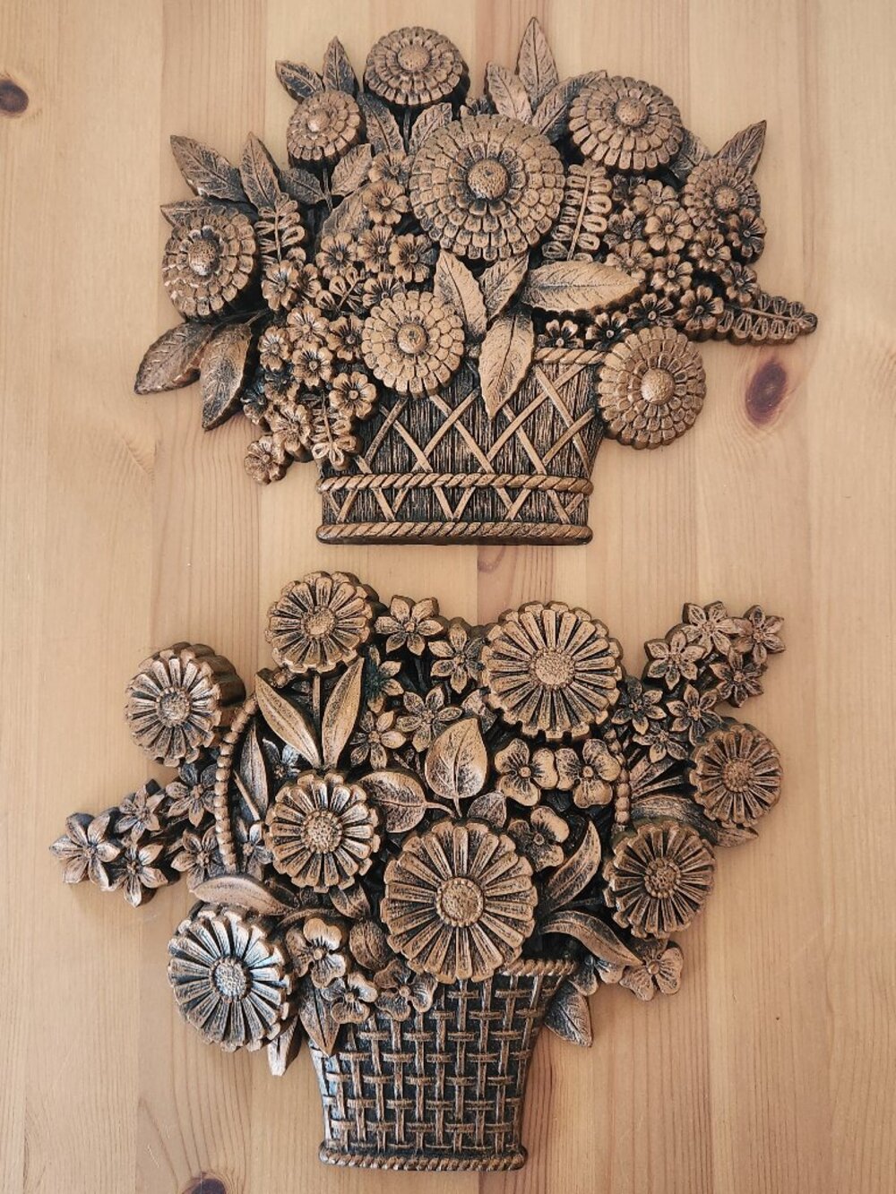 Vintage Pair of Syroco Wall Hanging Flower Baskets